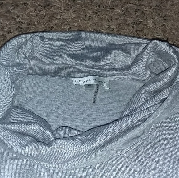 Neiman Marcus grey sweater top M - Picture 3 of 3